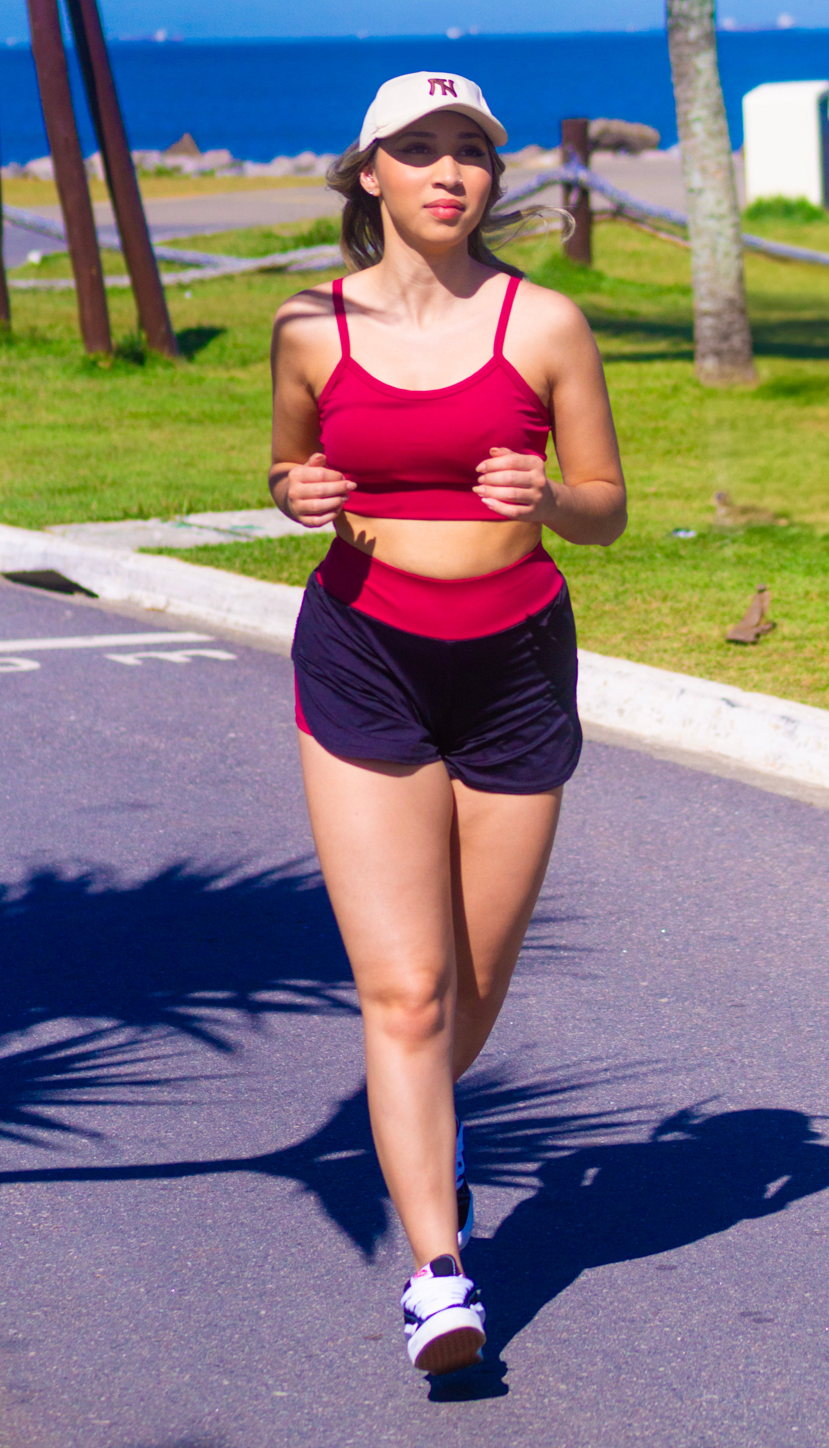 Conjunto Top e Short Duplo Marsala Glow Power – Fitness Feminino, Leve e Zero Transparência