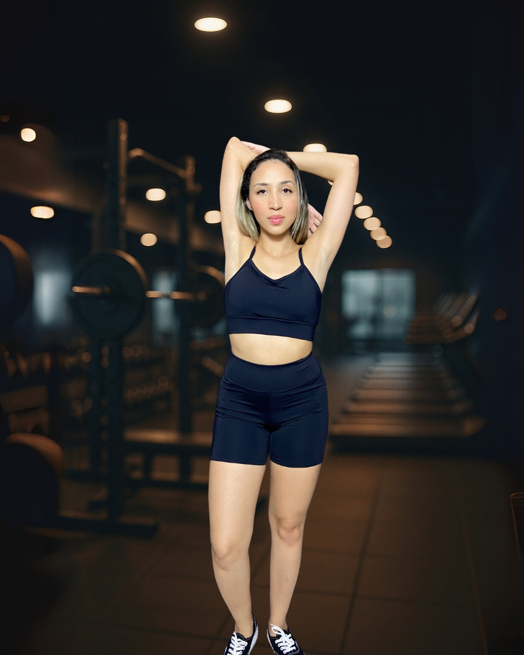 Conjunto Fitness Glow Power Preto – Top e Short com Bolso e Cós Alto