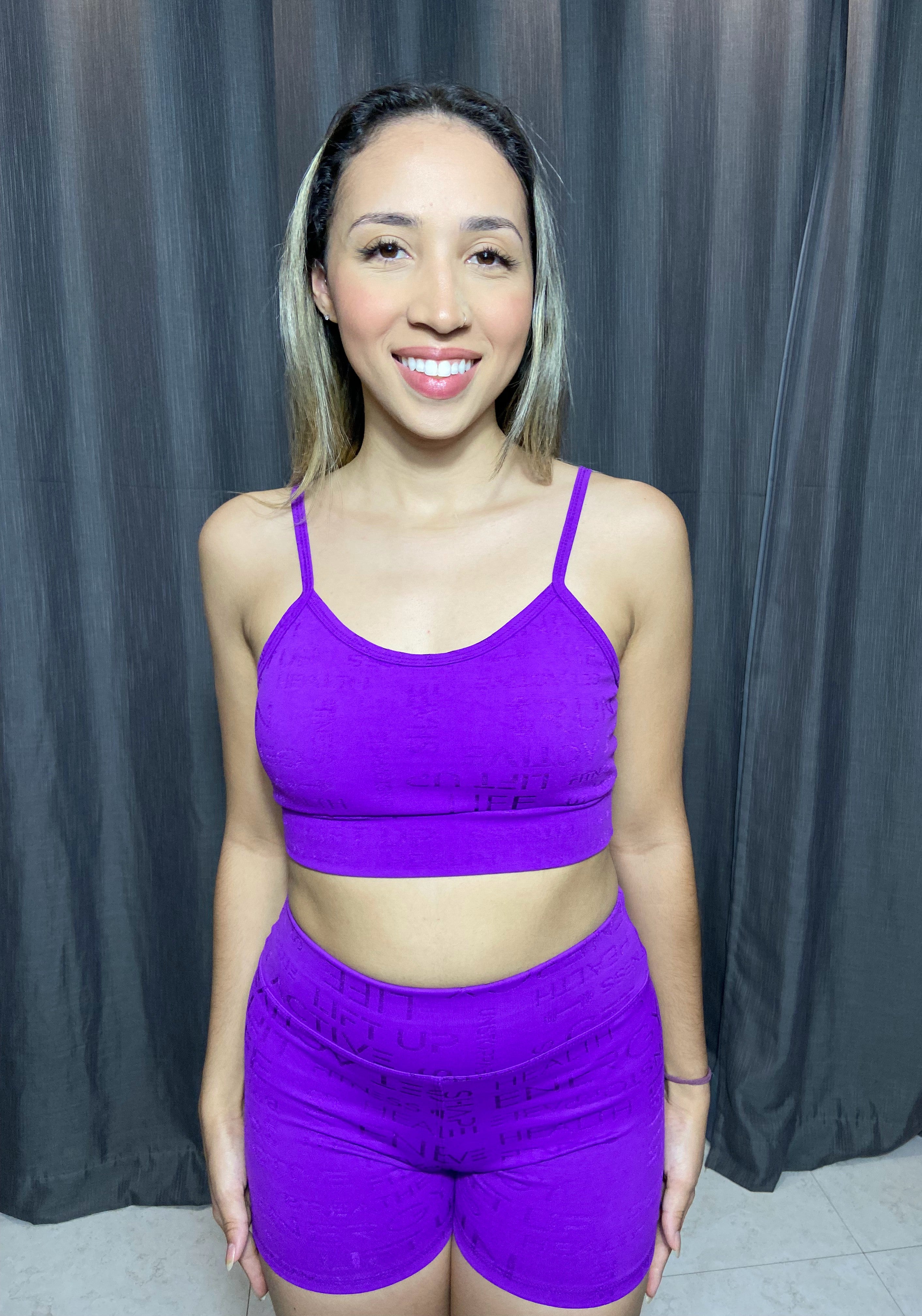 Top Fitness Glow Power Roxo com Alça Fina e Estampa Energy